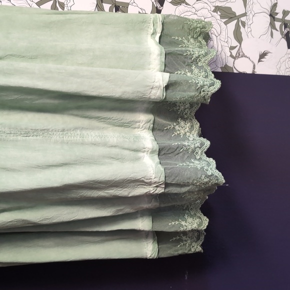 Lace Distressed swing dress & Quilted matching bag Duo - Picture 5 of 11